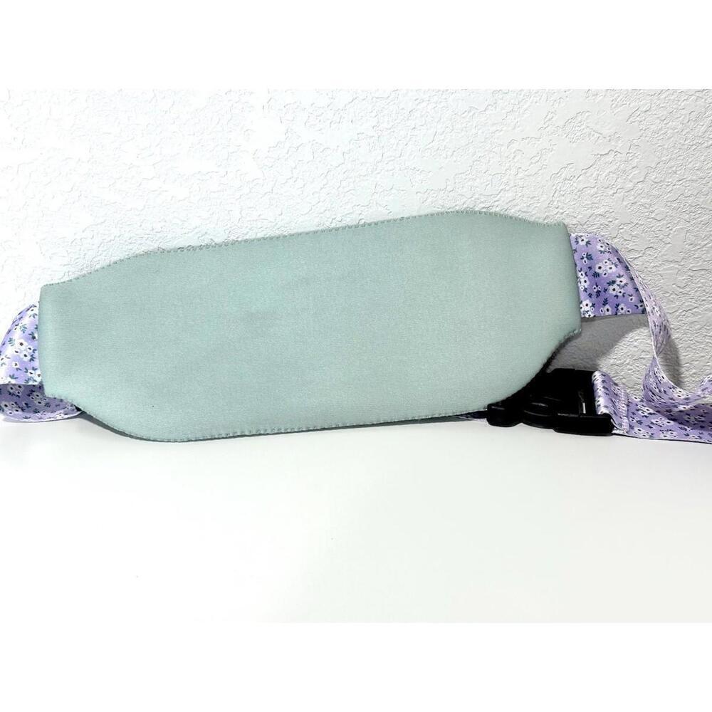 NWT fab finds Running Pouch Fanny PackLight Blue Purple Floral Zip Pocket Buckle - Picture 6 of 8